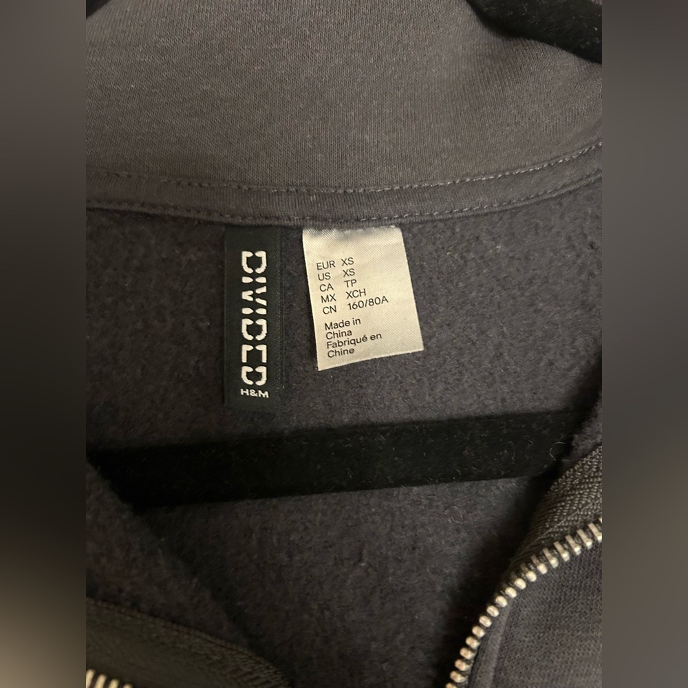 Cropped quarter zip - Picture 2 of 2